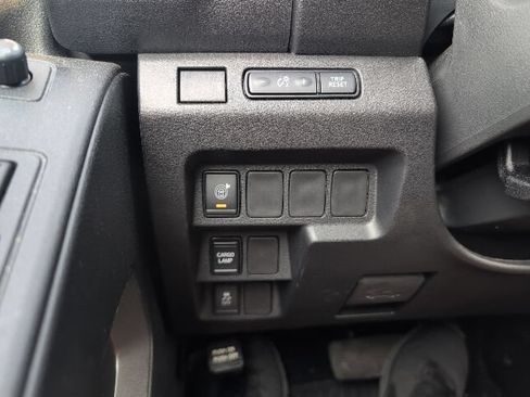 Used 2026 Nissan Frontier SV w/ All-Weather Content Package AWD/4WD image 16