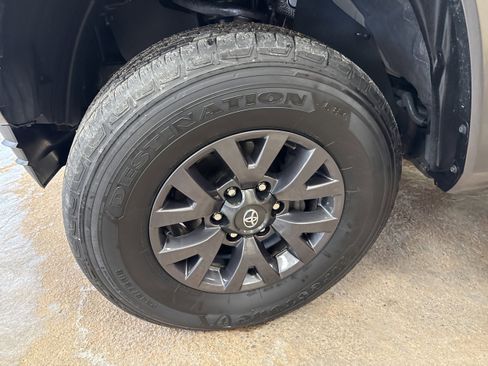 Used 2023 Toyota Tacoma SR5 image 15