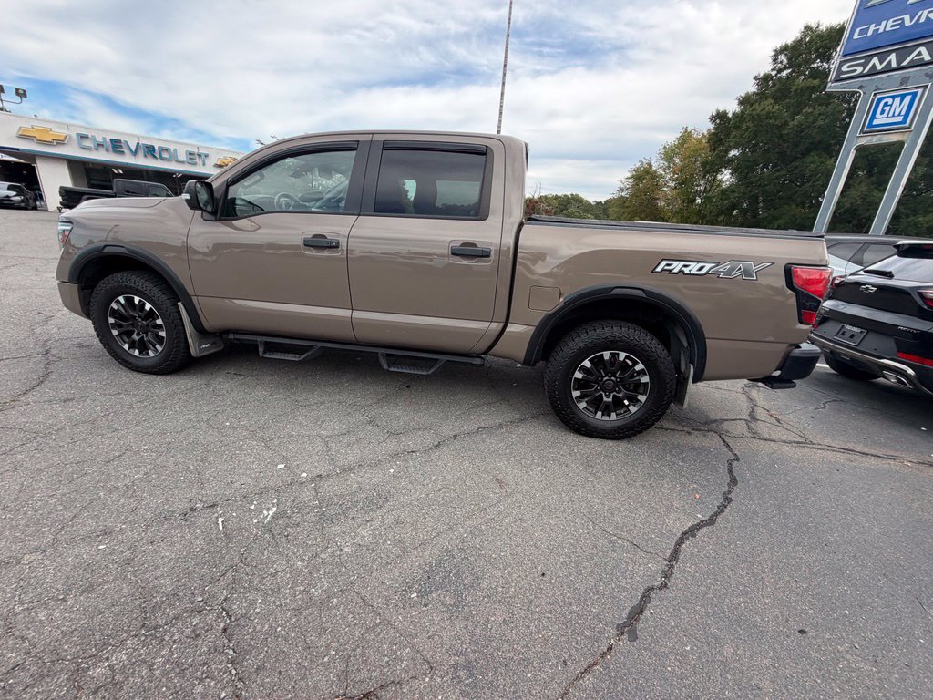 Used 2021 Nissan Titan PRO-4X w/ Pro-4x Convenience Package AWD/4WD image 9