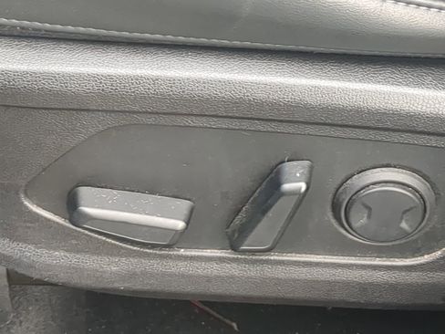 Used 2023 Kia Sorento S w/ Panoramic Sunroof Package image 16