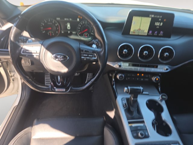 Used 2018 Kia Stinger GT1 AWD/4WD image 10