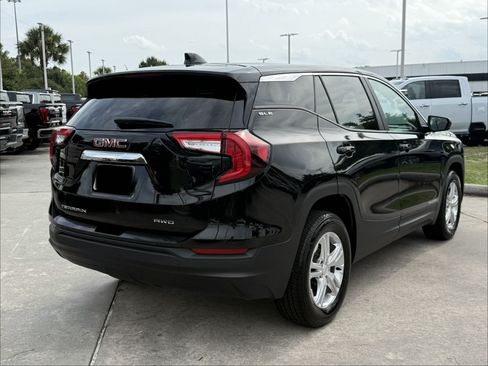 Used 2024 GMC Terrain SLE AWD/4WD image 5