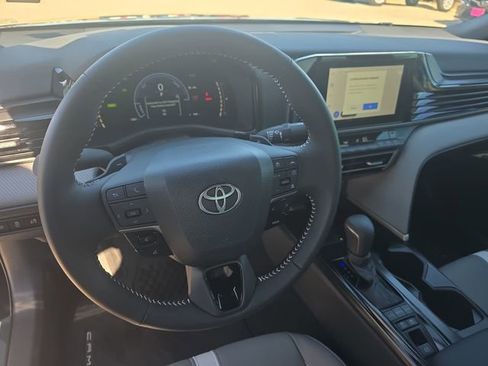 Used 2026 Toyota Camry SE w/ Convenience Package FWD image 16