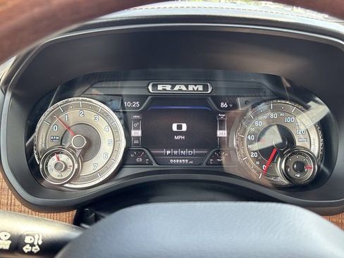 Used 2022 RAM 1500 Limited AWD/4WD image 29