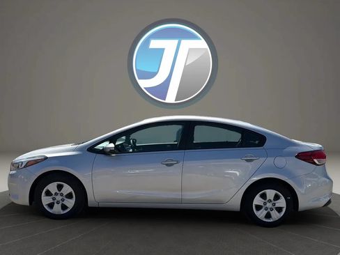 Used 2017 Kia Forte LX FWD image 15