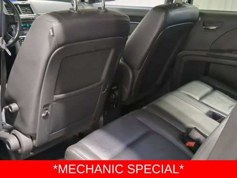 Used 2010 Dodge Journey R/T w/ Navigation & Sound Group I image 25