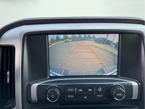 Used 2017 GMC Sierra 1500 SLT w/ SLT Preferred Package AWD/4WD image 9