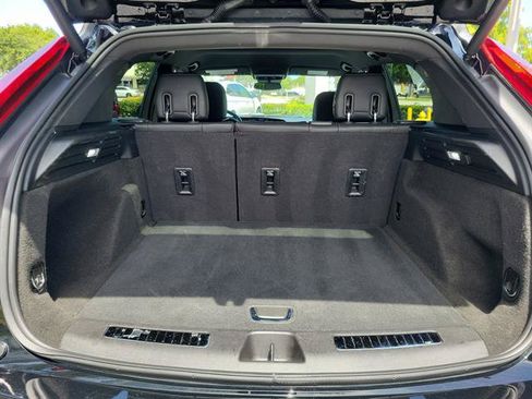 Certified 2025 Cadillac XT4 Premium Luxury FWD image 6