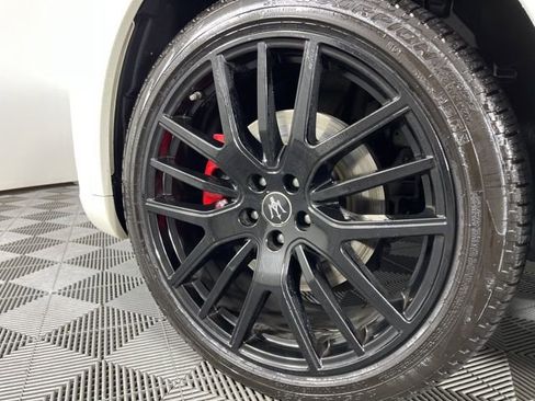 Used 2021 Maserati Levante GranSport image 12