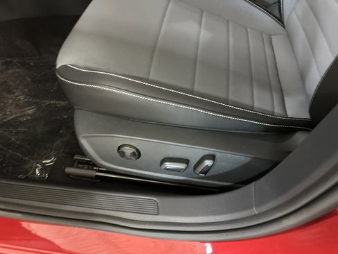 New 2026 Volkswagen Jetta SE FWD image 16
