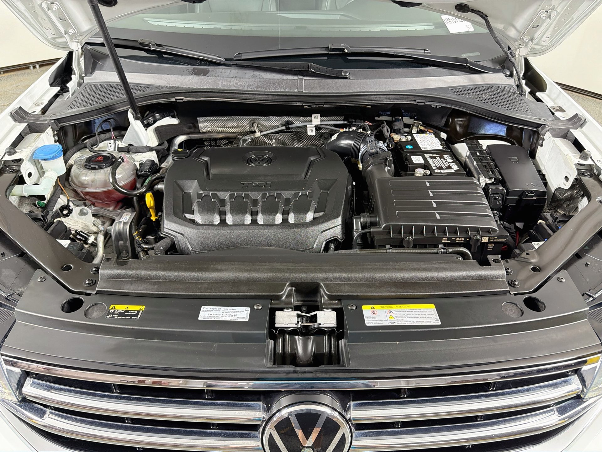 Used 2022 Volkswagen Tiguan SE w/ Panoramic Sunroof Package FWD image 31