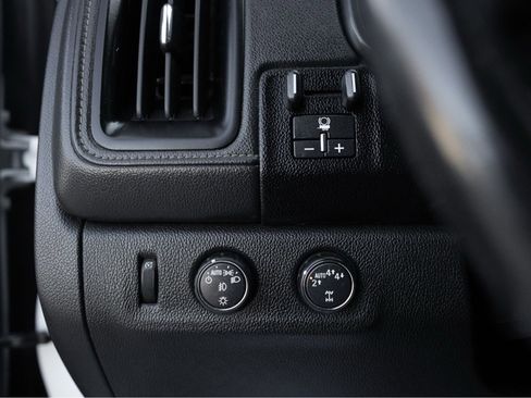 Used 2018 GMC Canyon Denali image 14