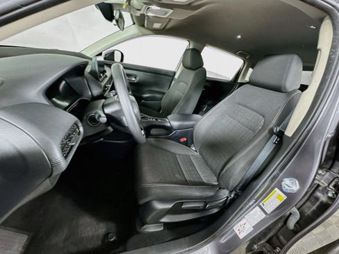 Certified 2024 Honda HR-V LX image 12