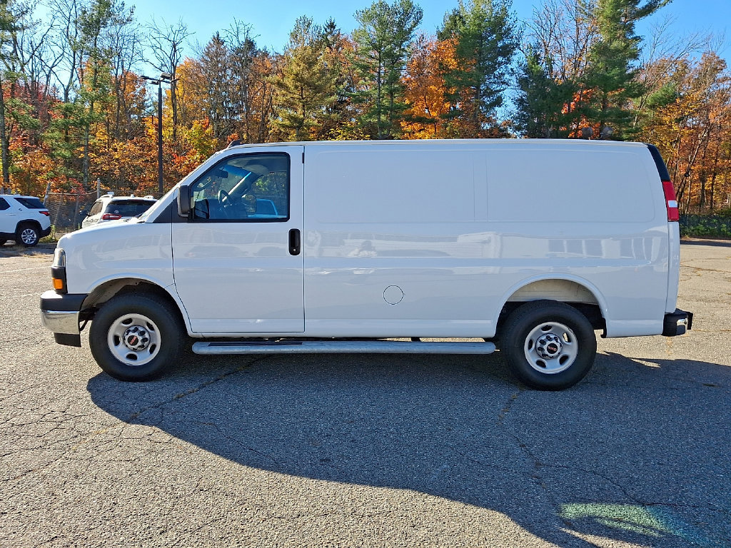 Used 2025 GMC Savana 2500 w/ Driver Convenience Package RWD image 4