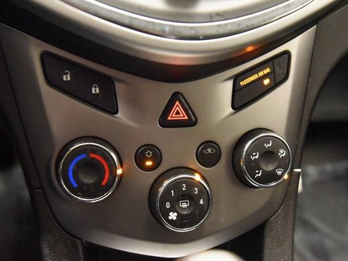 Used 2020 Chevrolet Sonic LT image 17