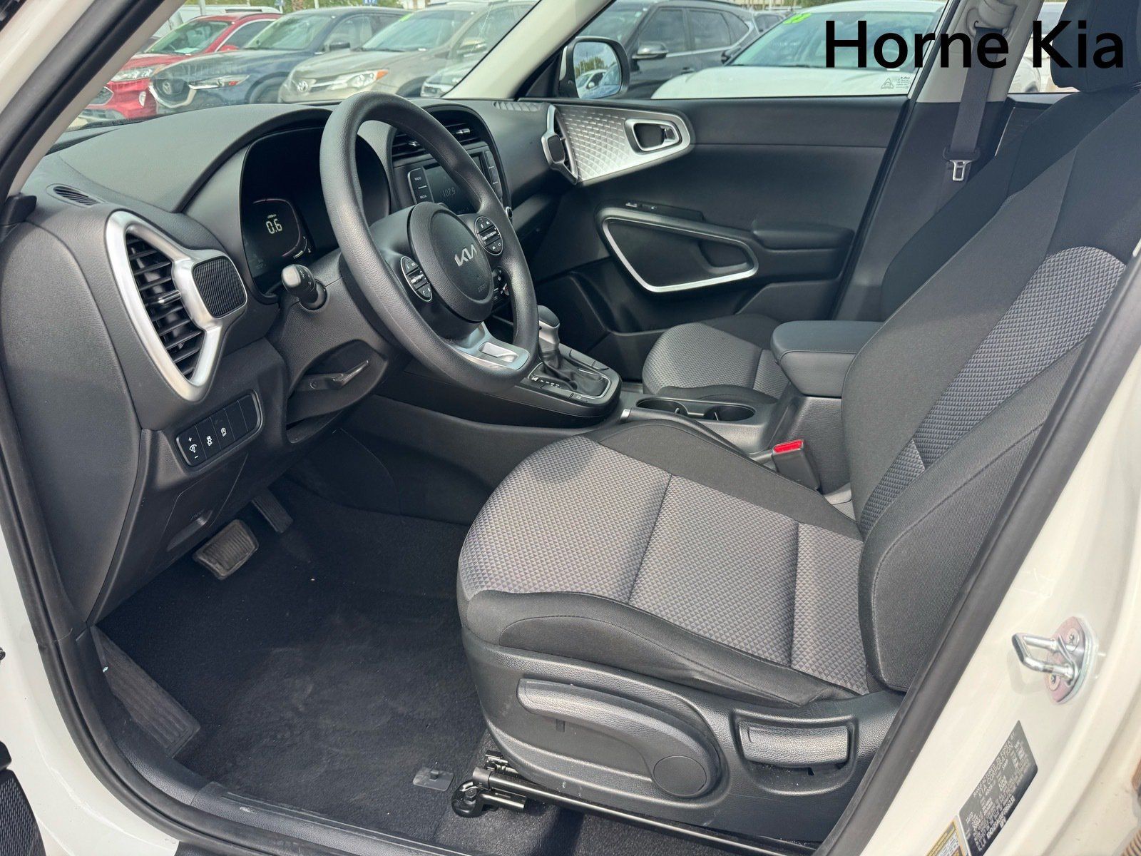 Used 2023 Kia Soul LX FWD image 10