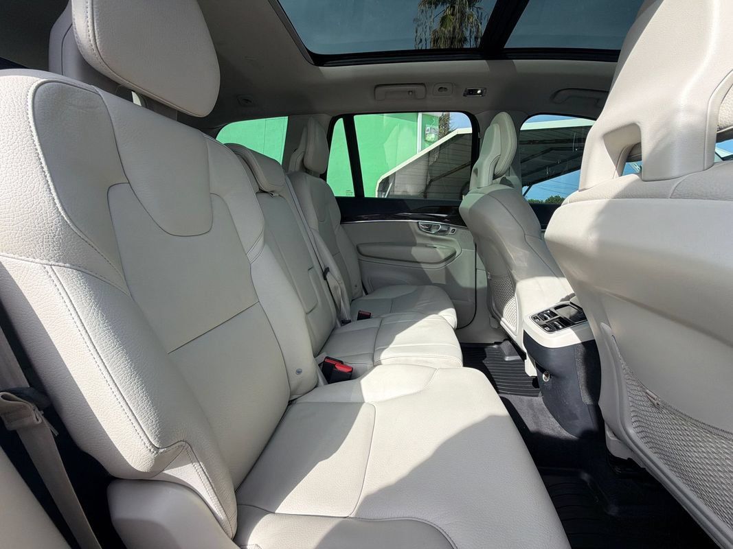 Used 2018 Volvo XC90 T6 Momentum w/ Convenience Package AWD/4WD image 17