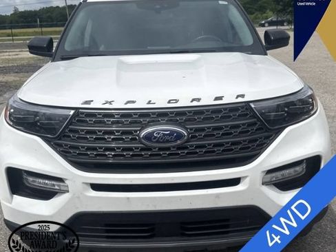 Used 2023 Ford Explorer XLT w/ Equipment Group 202A AWD/4WD image 2