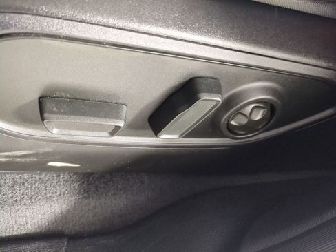 Used 2023 Jeep Grand Cherokee Limited w/ Luxury Tech Group II image 23