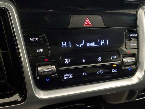 Used 2022 Kia Sorento SX Prestige w/ Panoramic Sunroof Package image 20