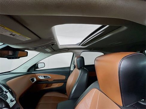 Used 2017 Chevrolet Equinox Premier w/ Enhanced Convenience Package image 11