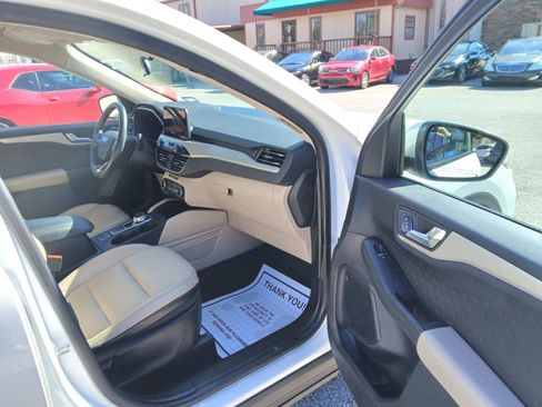 Used 2020 Ford Escape SEL image 10