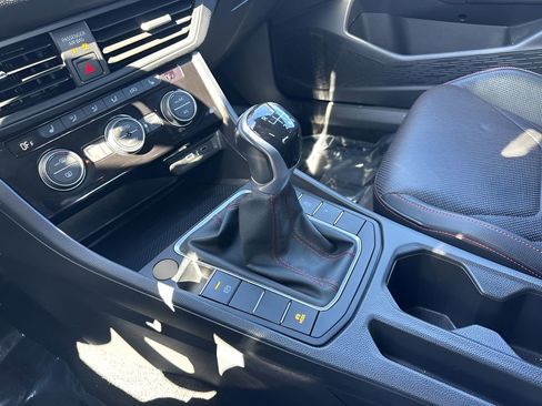 Used 2023 Volkswagen Jetta GLI Autobahn image 16