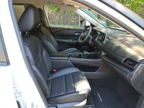 Used 2023 Nissan Rogue SV w/ SV Premium B Package AWD/4WD image 14