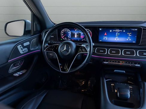 Used 2024 Mercedes-Benz GLE 450 4MATIC w/ AMG Line Exterior image 27