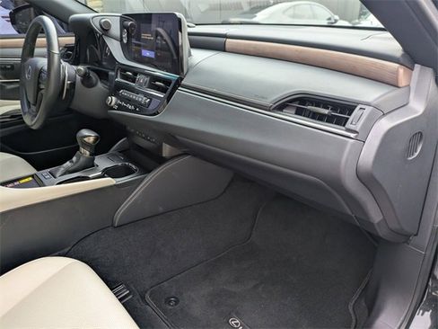 Used 2023 Lexus ES 300h w/ Premium Package image 28