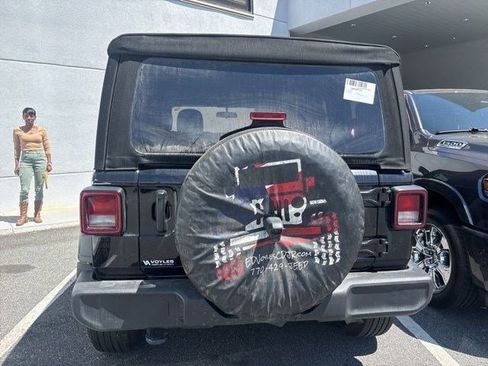 Used 2025 Jeep Wrangler Sport AWD/4WD image 8