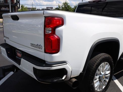 Used 2021 Chevrolet Silverado 2500 High Country AWD/4WD image 16