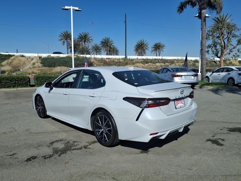 Used 2023 Toyota Camry SE FWD image 8