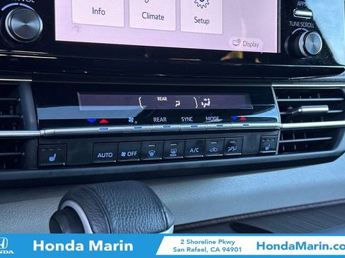 Used 2022 Toyota Sienna XLE image 24