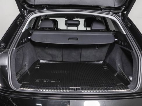 Used 2023 Audi e-tron Premium image 41