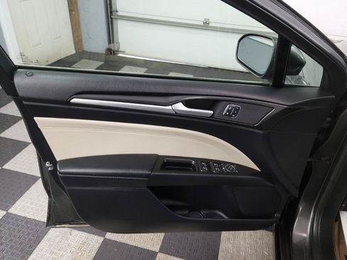Used 2018 Ford Fusion Titanium AWD/4WD image 22