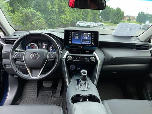 Used 2022 Toyota Venza LE AWD/4WD image 10