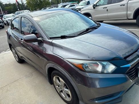 Used 2016 Honda HR-V LX image 1