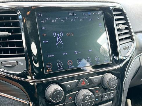 Used 2019 Jeep Grand Cherokee Limited w/ Luxury Group II image 15