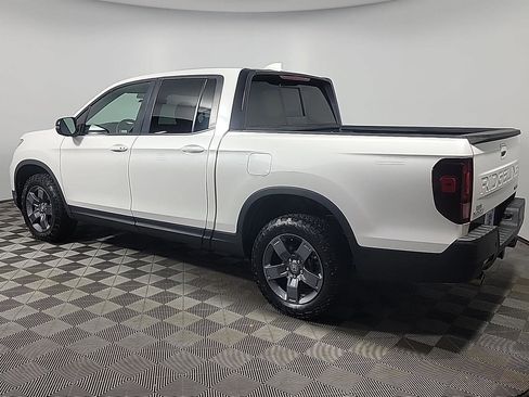Certified 2024 Honda Ridgeline TrailSport image 9