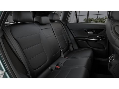 Used 2026 Mercedes-Benz GLC 300 4MATIC image 5