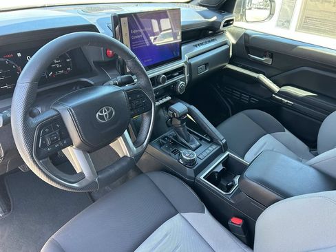 Used 2024 Toyota Tacoma TRD Off-Road w/ TRD Off Road Upgrade Package AWD/4WD image 29