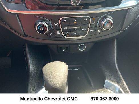 Certified 2023 Chevrolet Traverse LT FWD image 21