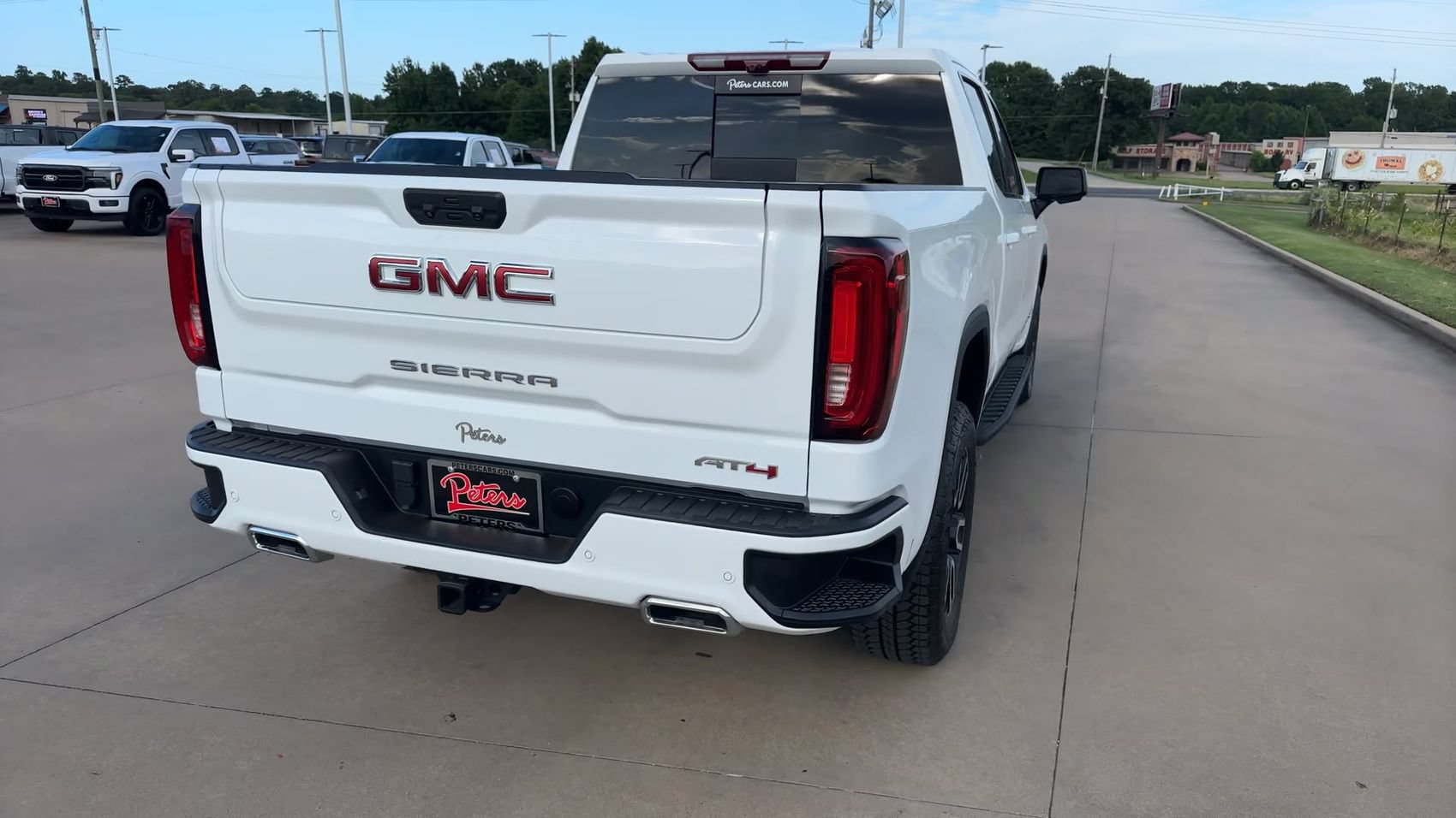 Used 2025 GMC Sierra 1500 AT4 w/ AT4 Premium Package AWD/4WD image 8