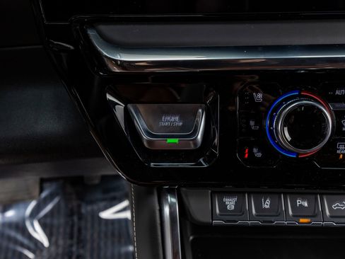 Used 2025 GMC Sierra 2500 Denali Ultimate image 23