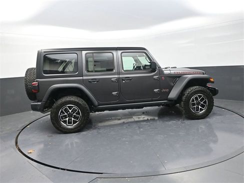 Used 2024 Jeep Wrangler Unlimited Rubicon w/ Convenience Group image 8