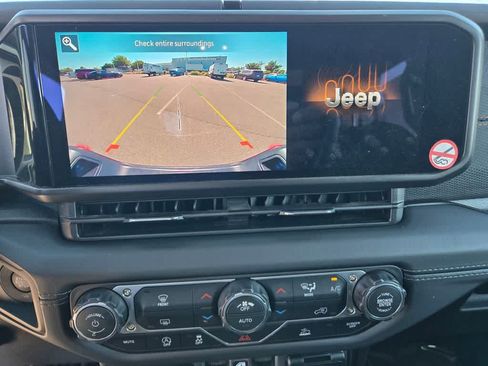 Used 2026 Jeep Gladiator Mojave AWD/4WD image 11