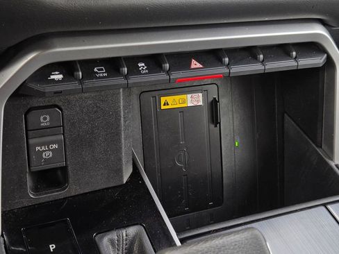Used 2023 Toyota Tundra Platinum AWD/4WD image 24