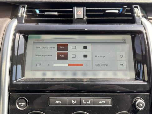 Used 2020 Land Rover Discovery HSE AWD/4WD image 44