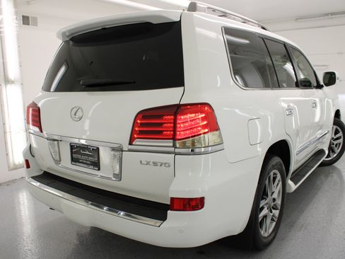 Used 2014 Lexus LX 570 4WD image 27